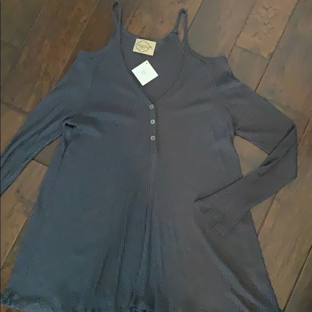 Deja Vu large NEW grey cold shoulder top.